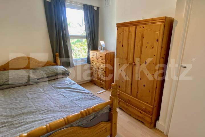 larger than average period conversion with separate kitchen diner  Hicks Street, Surrey Quays